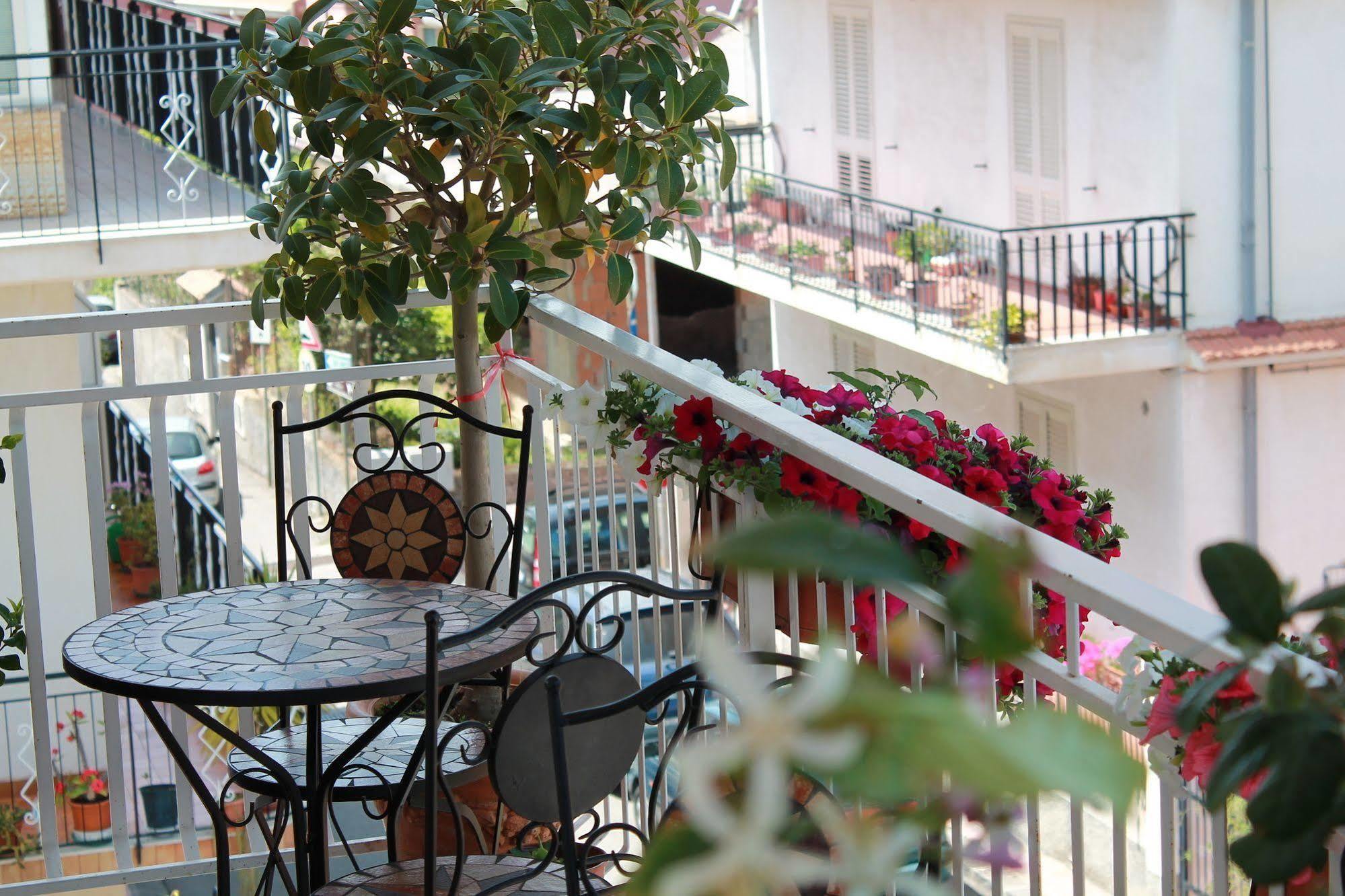 B&B Triskeles Джардини-Наксос Экстерьер фото